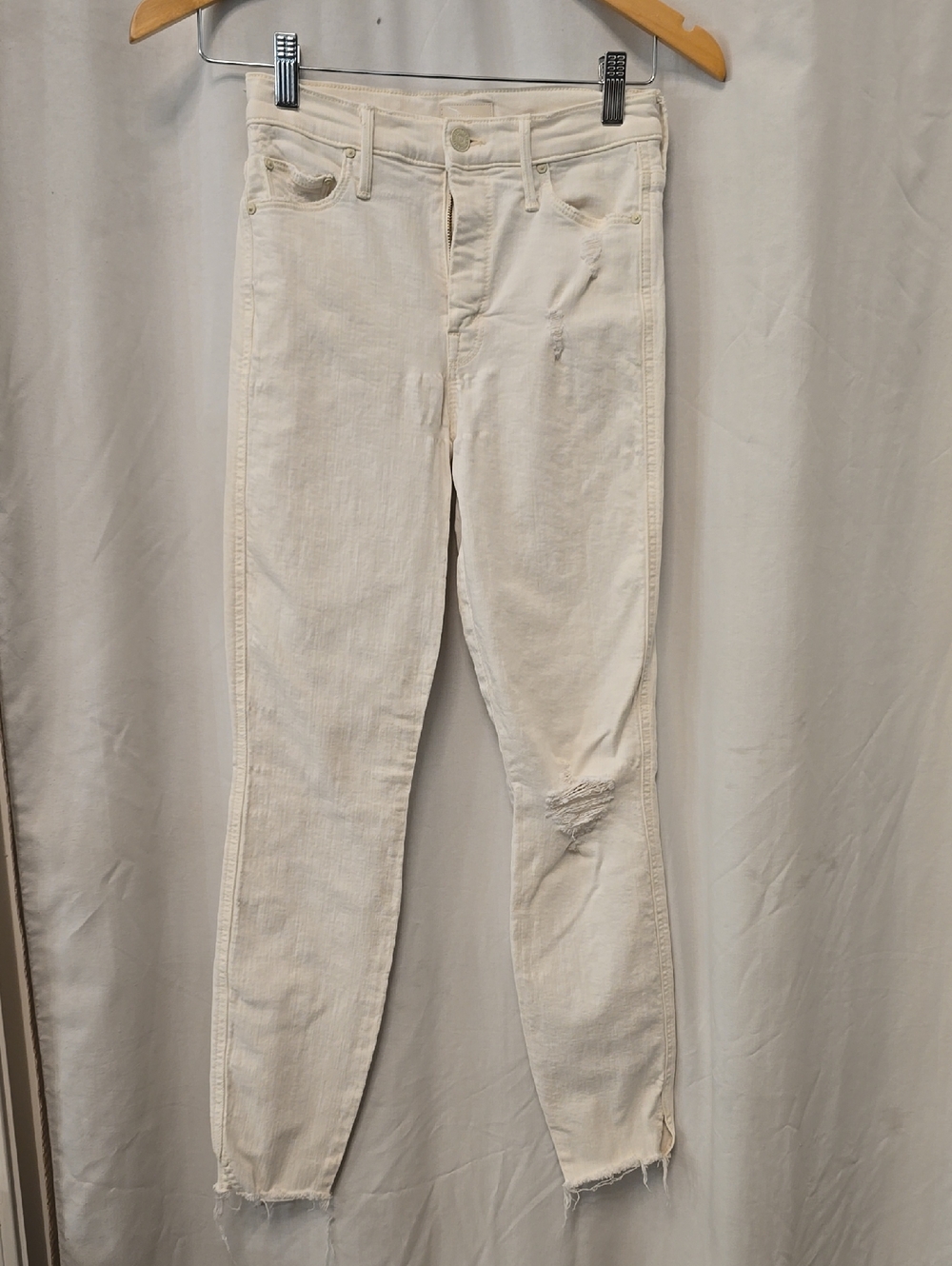 MOTHER Cream Skinny Jeans with Distressed Knee and Raw Hem